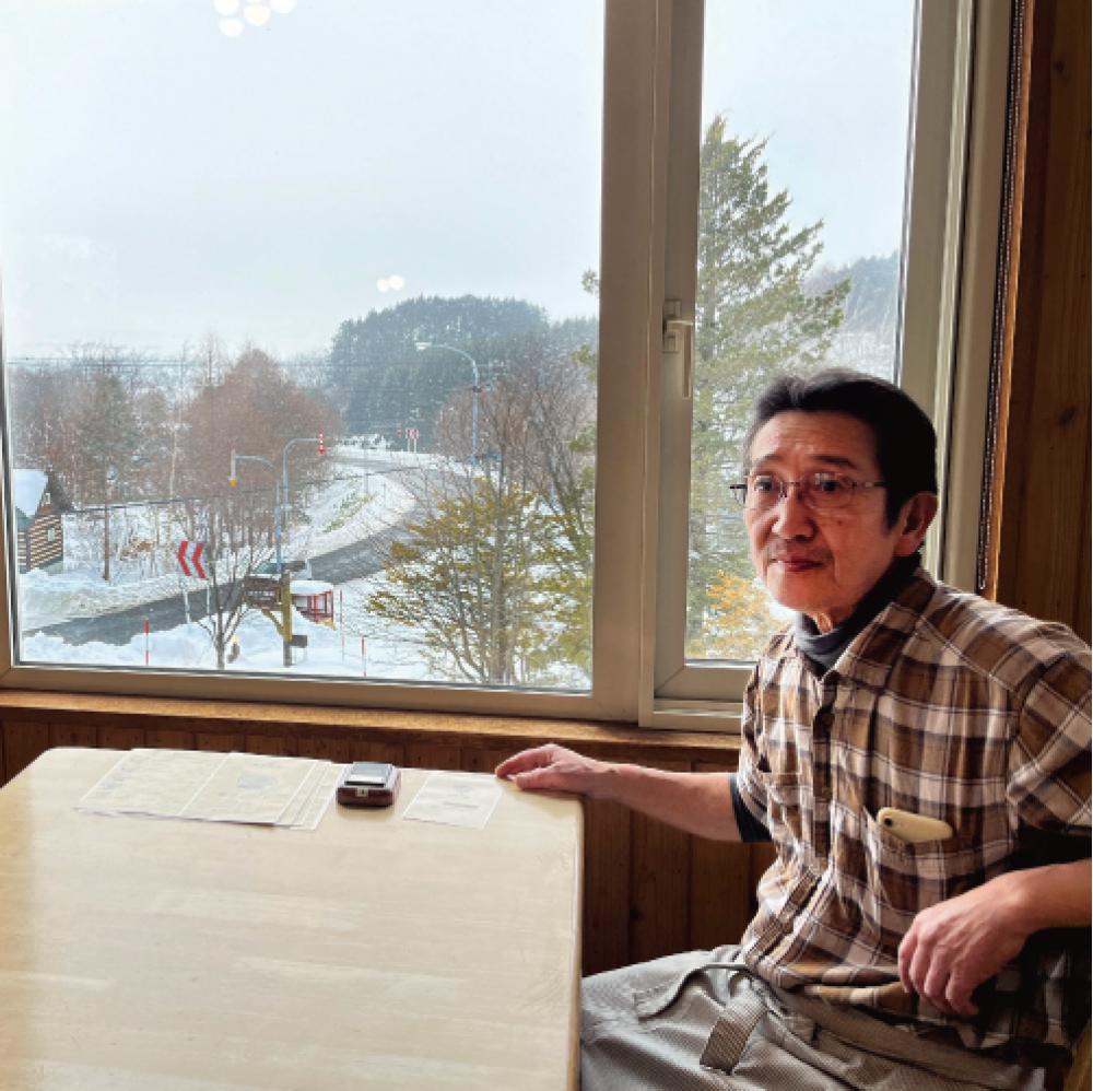 「丘の上珈琲」を営む武山敬二さん